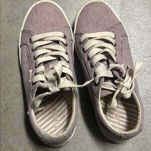 Taos Footwear Mauve Canvas Sneakers